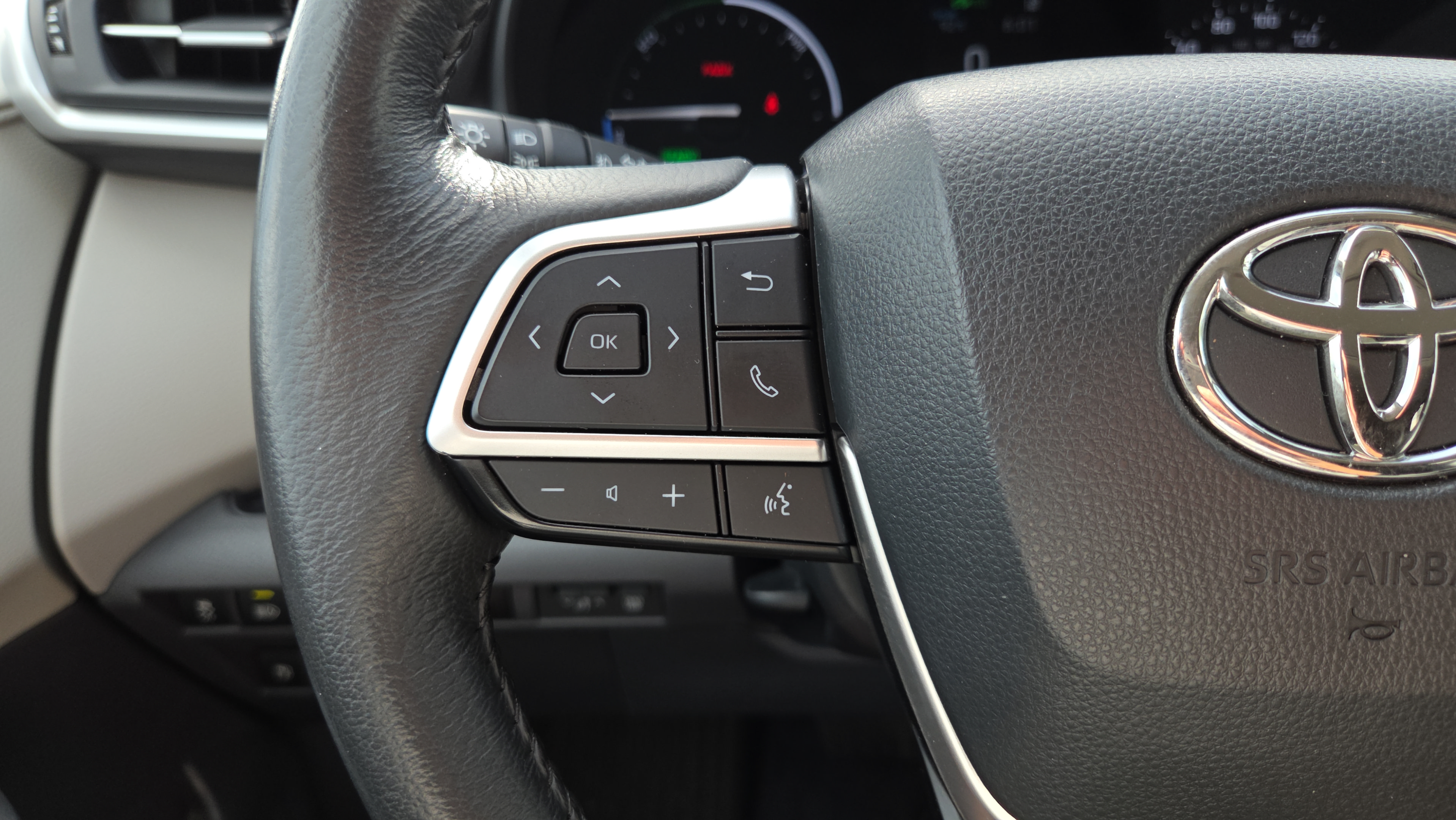 Certified 2024 Toyota Sienna XLE FWD image 30