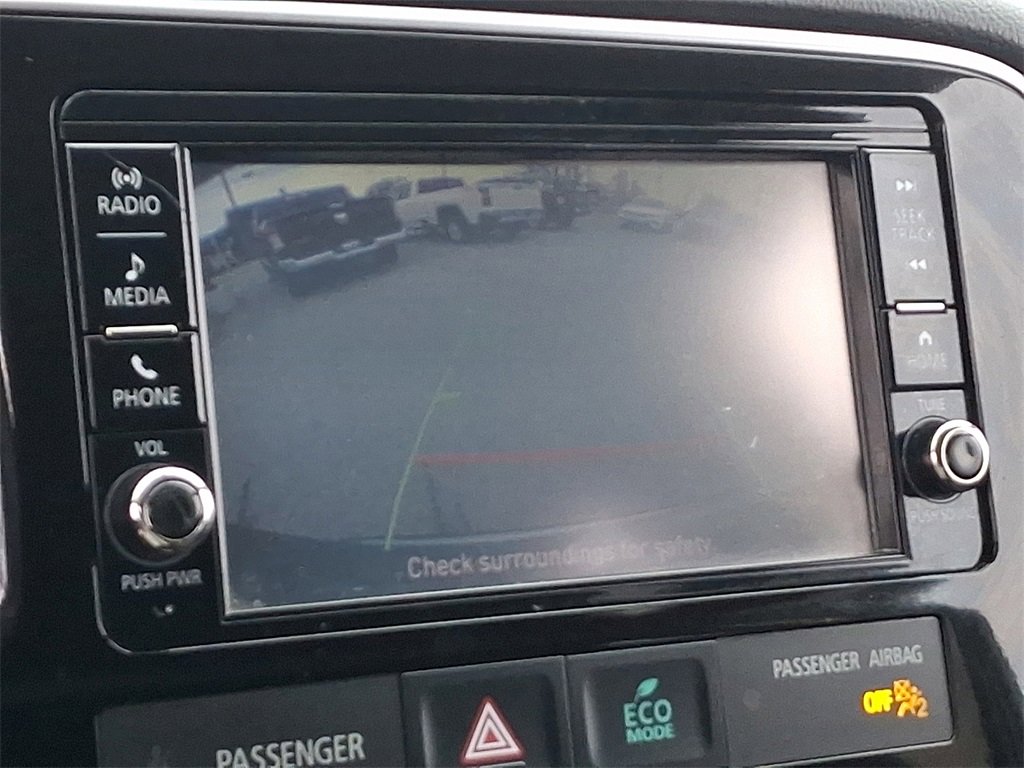 Used 2018 Mitsubishi Outlander SE image 17