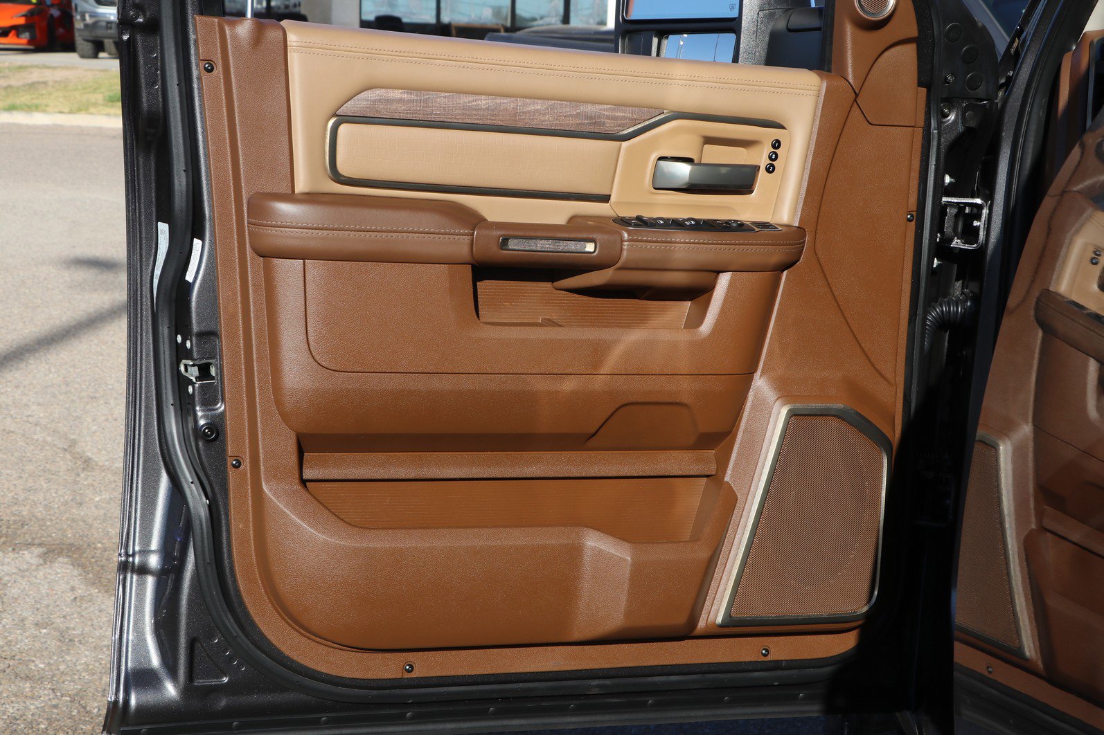 Used 2024 RAM 2500 Limited w/ Safety Group image 10