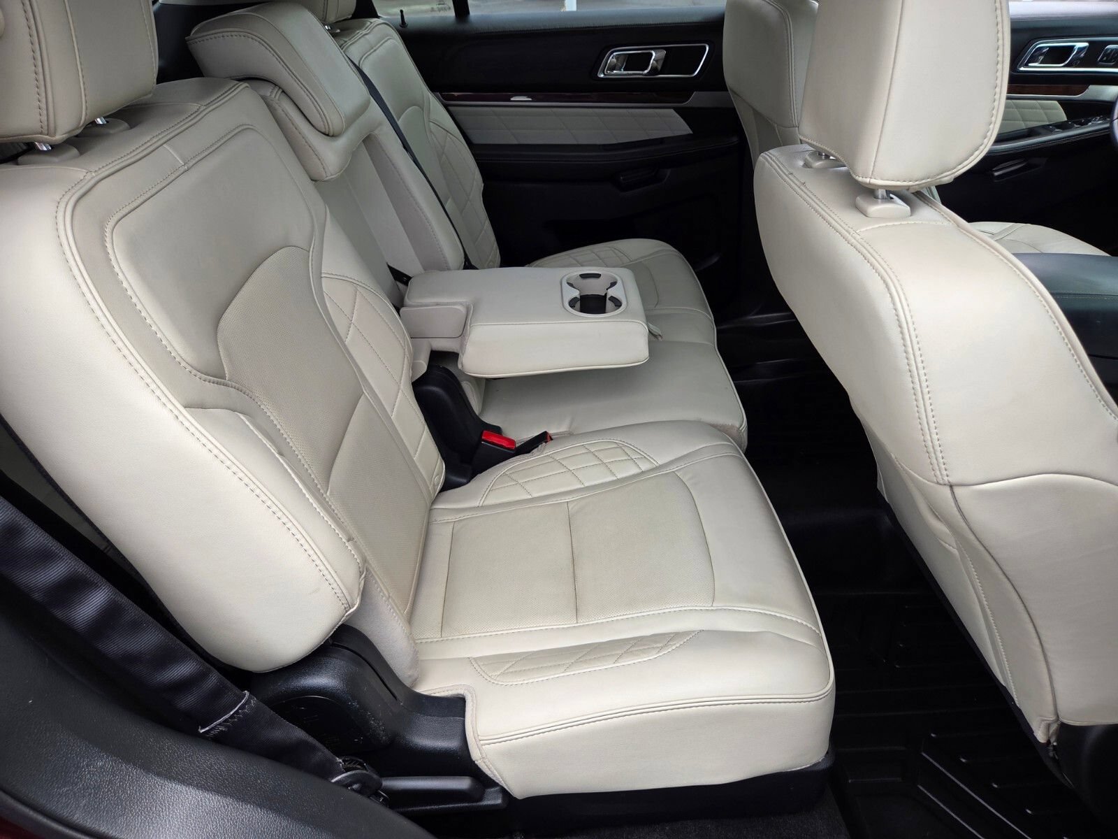 Certified 2018 Ford Explorer Platinum AWD/4WD image 16