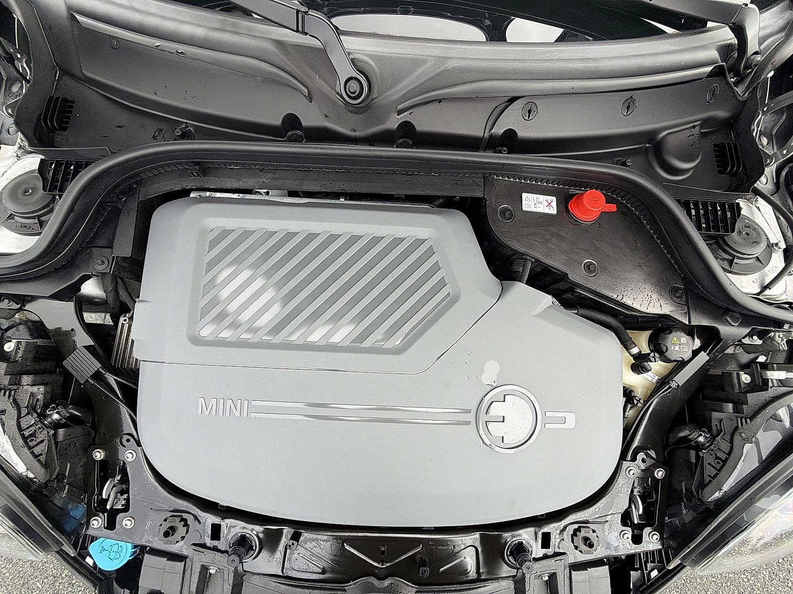 Used 2024 MINI Cooper SE w/ Signature Upholstery Package FWD image 17