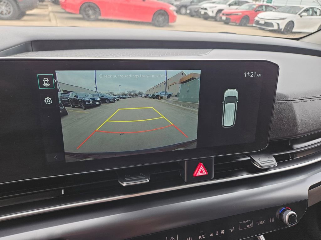 Used 2025 Kia Carnival image 22