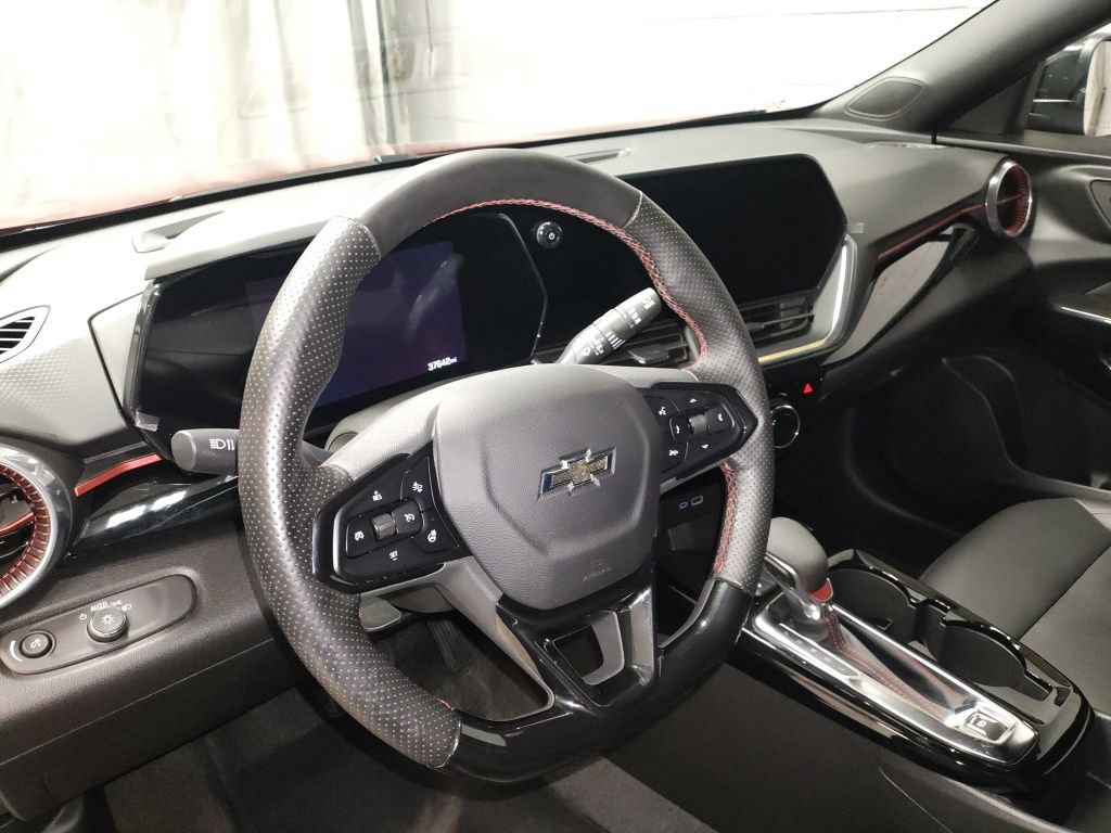 Used 2024 Chevrolet Trax RS w/ Driver Confidence Package FWD image 23