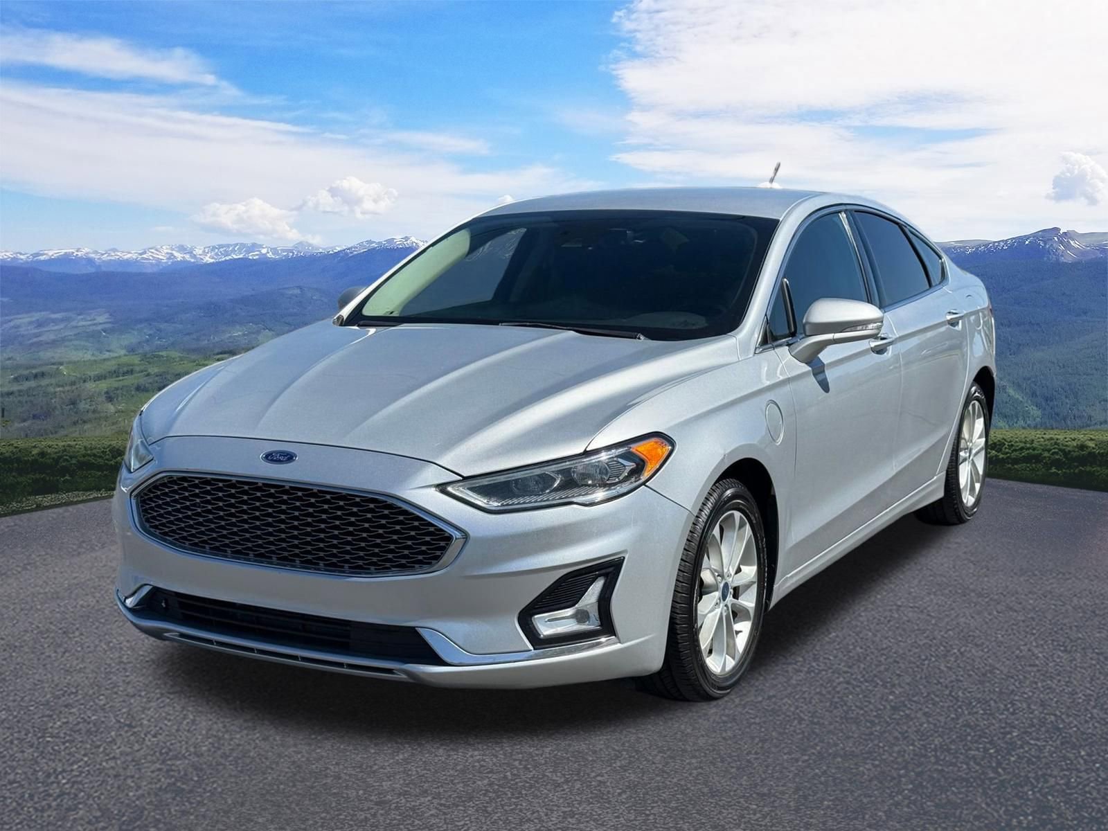 Used 2019 Ford Fusion Energi Titanium FWD image 1