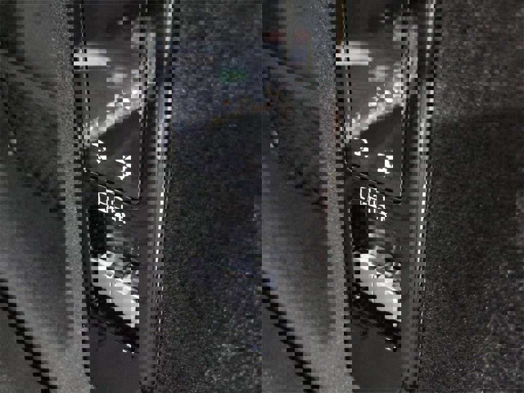 New 2025 Land Rover Range Rover Sport Dynamic SE image 30