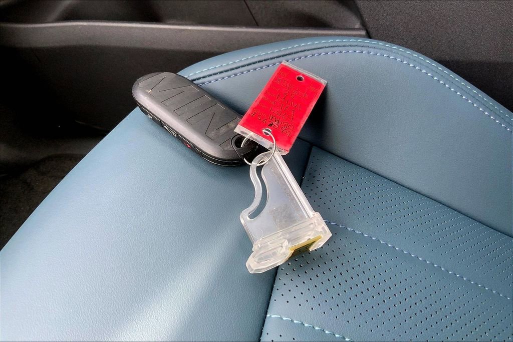 Certified 2025 MINI Cooper Countryman S w/ Comfort Package Max image 15