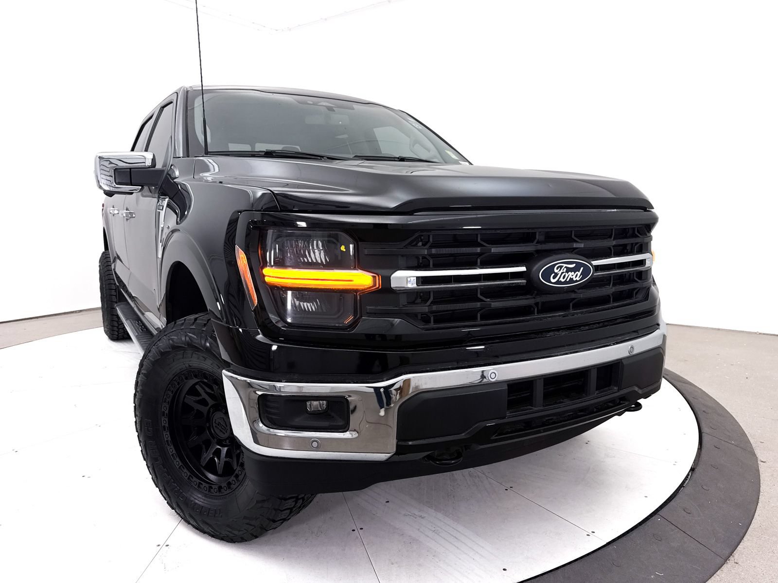 Used 2025 Ford F150 XLT w/ Equipment Group 302A MID AWD/4WD image 5