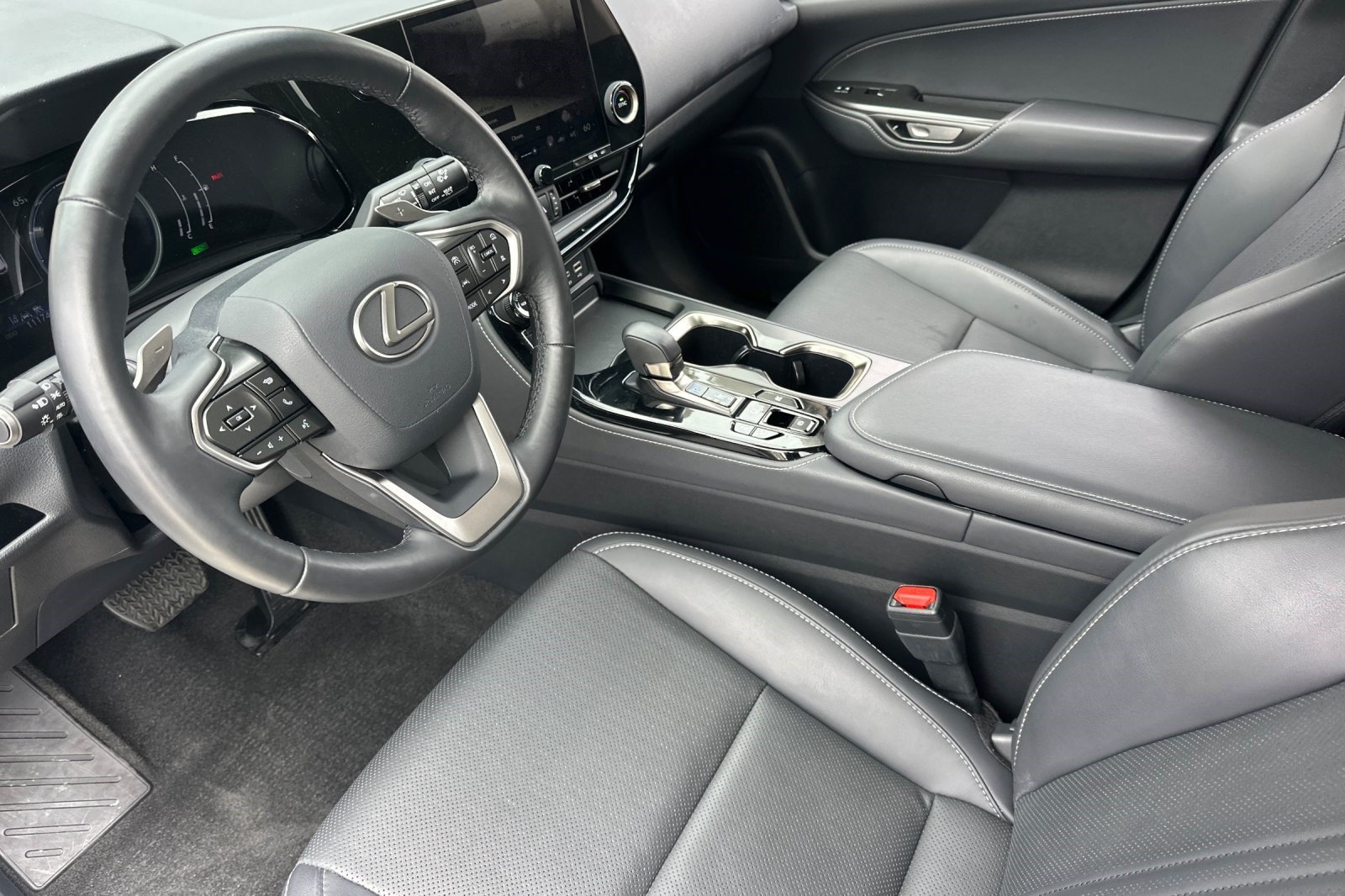 Certified 2025 Lexus NX 350h AWD w/ Premium Package image 4