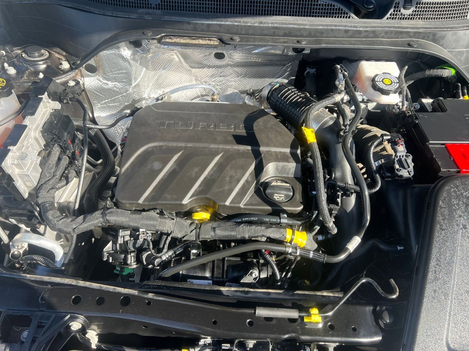 Used 2025 Chevrolet Trax LT FWD image 32
