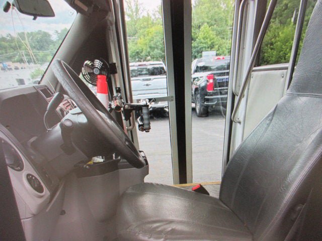 Used 2018 Ford E-450 and Econoline 450 Super Duty w/ Shuttle Bus Prep Package RWD image 4