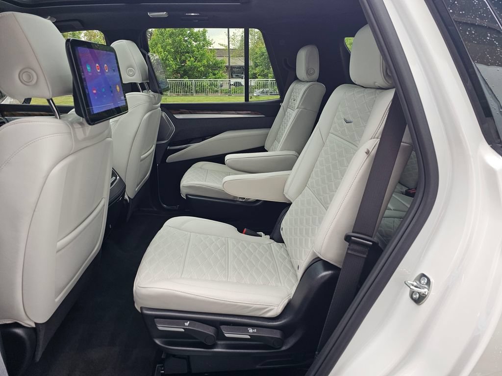 Certified 2025 Cadillac Escalade Sport Platinum AWD/4WD image 17
