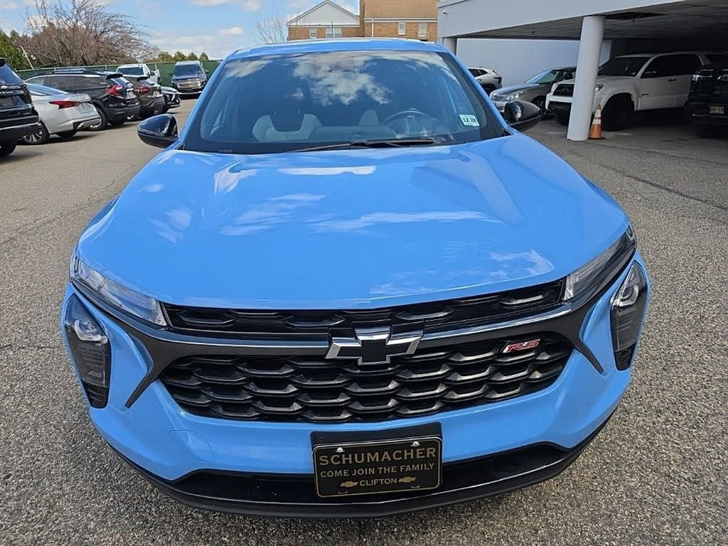 Used 2024 Chevrolet Trax RS w/ Sunroof Package image 8