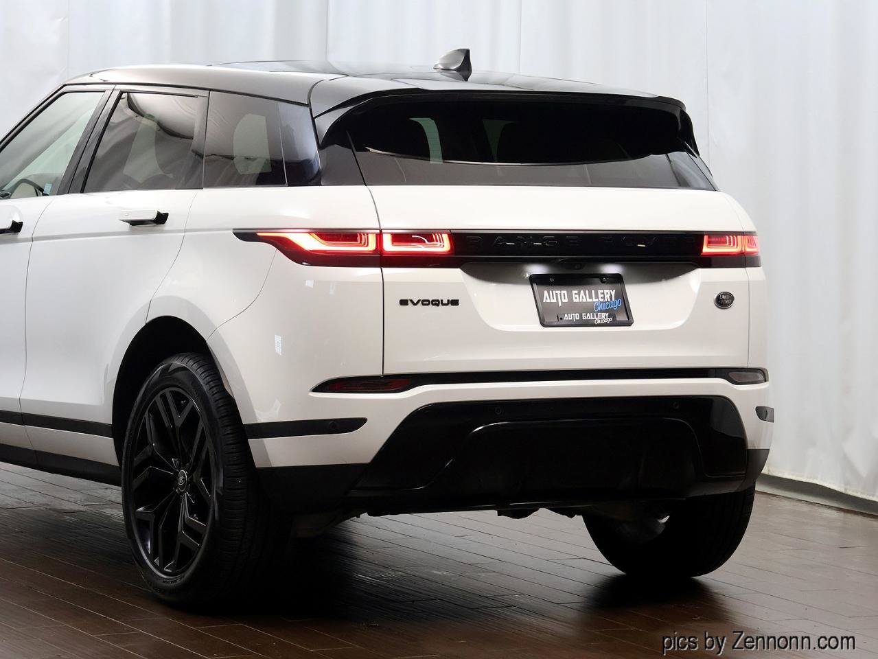Used 2021 Land Rover Range Rover Evoque SE AWD/4WD image 8