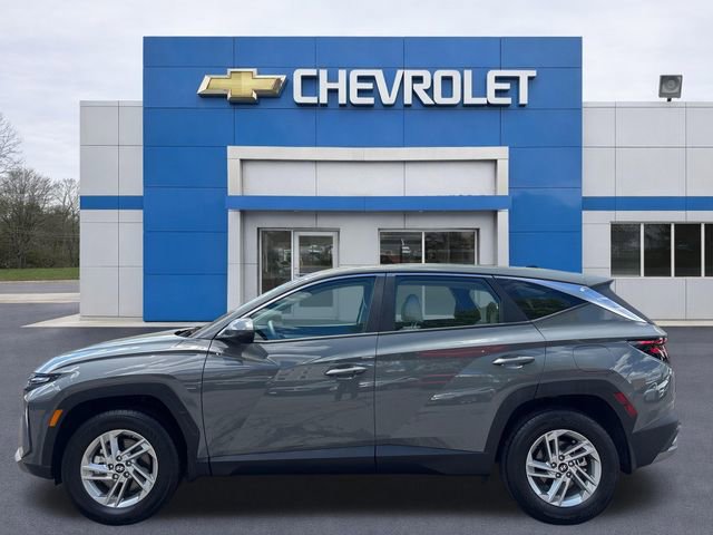Used 2025 Hyundai Tucson SE AWD/4WD image 4