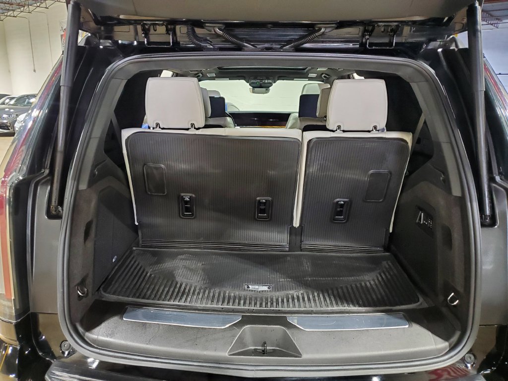 Used 2025 Cadillac Escalade Sport Platinum w/ LPO, Floor Liner Package AWD/4WD image 48