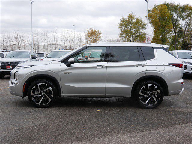 Used 2025 Mitsubishi Outlander SEL image 4