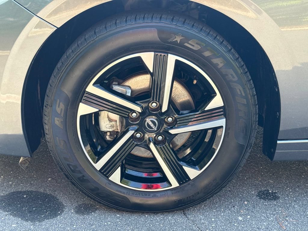 Certified 2024 Nissan Sentra SV FWD image 15