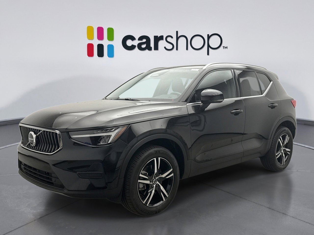 Used 2025 Volvo XC40 B5 Core AWD/4WD image 1