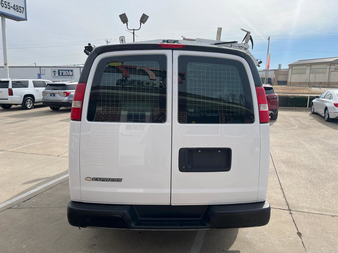 Used 2017 Chevrolet Express 2500 image 5