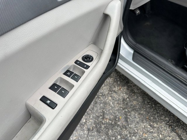 Used 2019 Hyundai Sonata SE w/ Cargo Package image 17