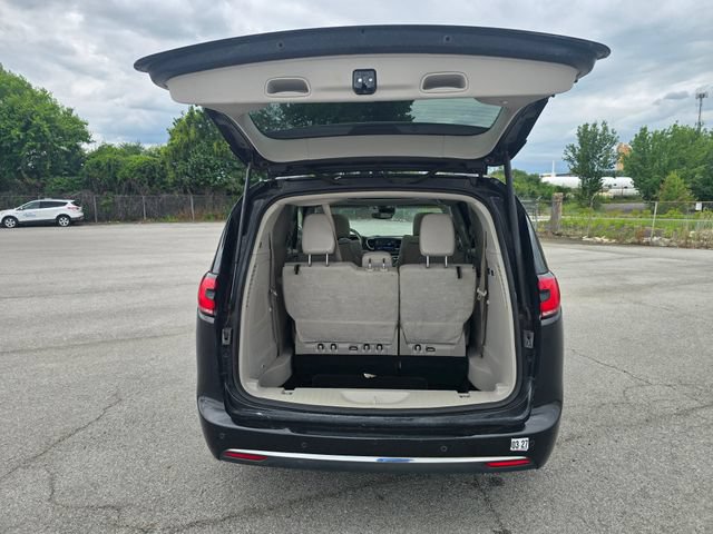 Used 2021 Chrysler Pacifica Limited w/ Premium & Safety Sphere Group AWD/4WD image 15