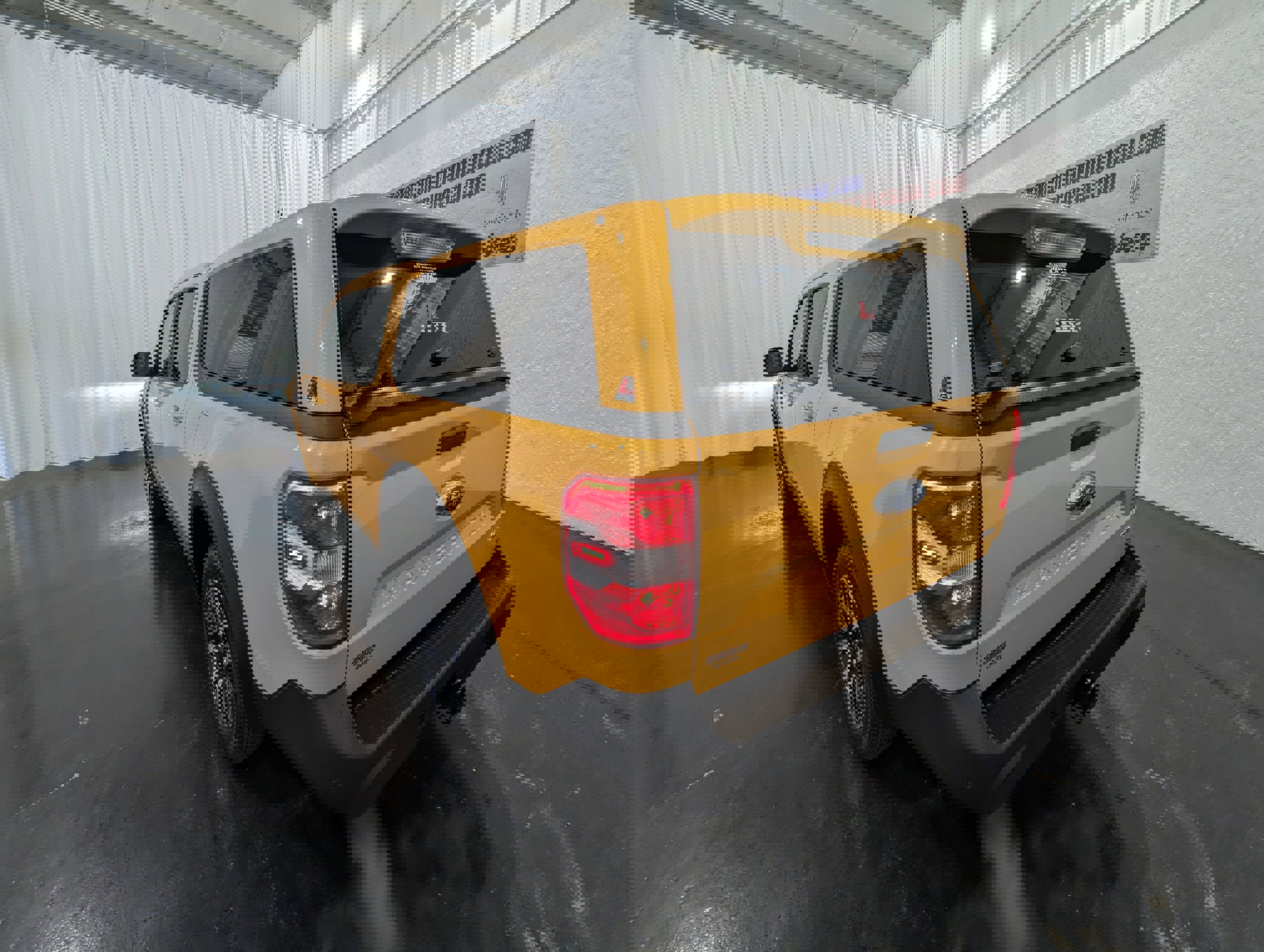 Used 2023 Ford Maverick Lariat w/ Lariat Luxury Package image 8