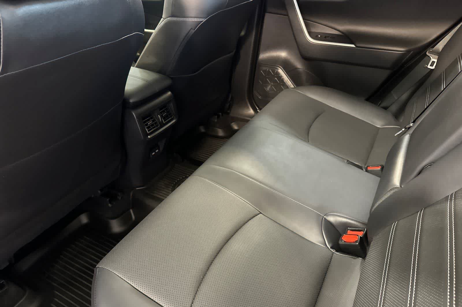 Used 2022 Toyota RAV4 Limited AWD/4WD image 5