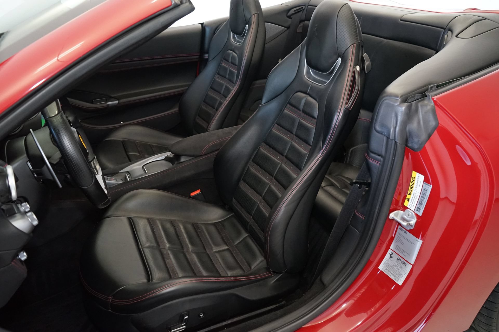 Used 2019 Ferrari Portofino RWD image 9