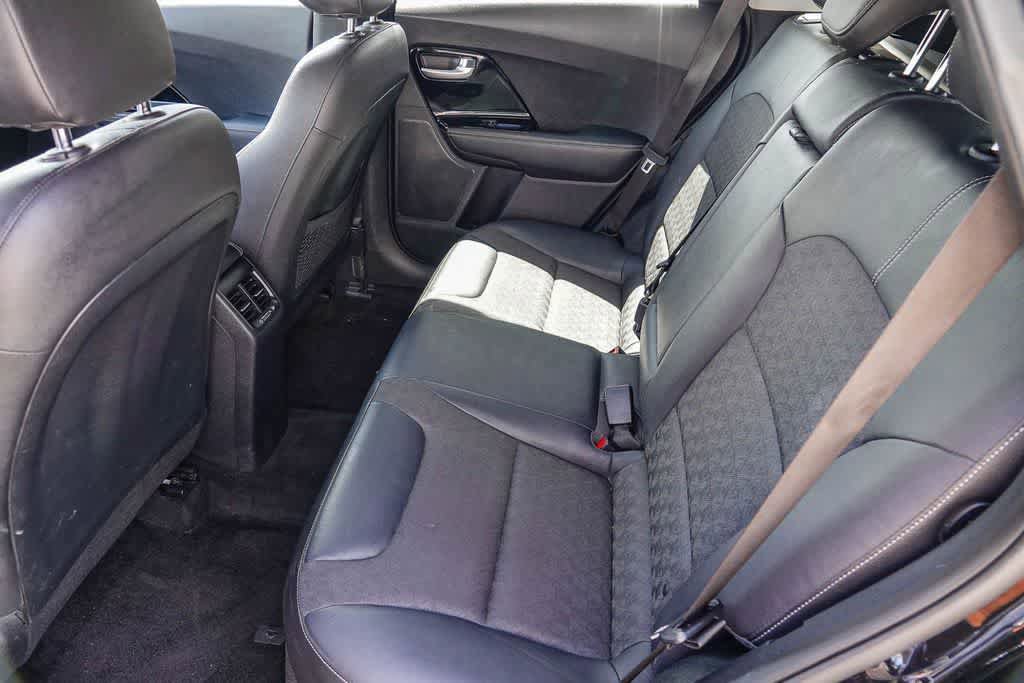 Certified 2017 Kia Niro FWD image 17
