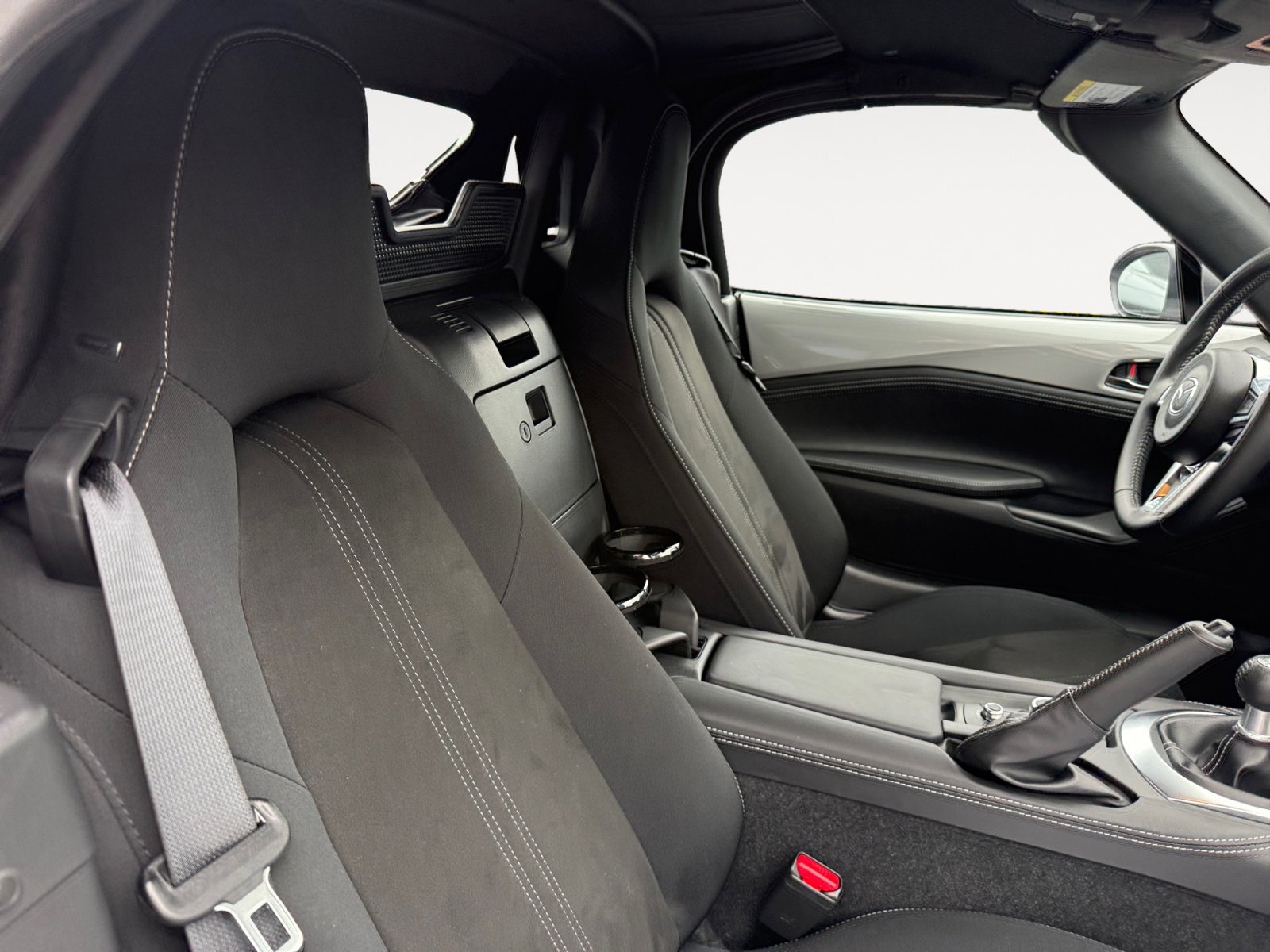 Certified 2025 MAZDA MX-5 Miata Club RWD image 18