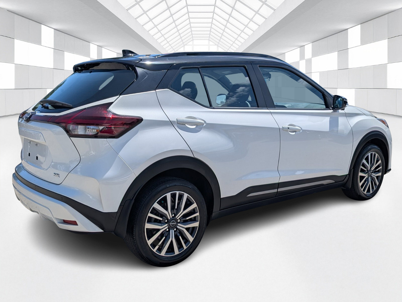 Certified 2023 Nissan Kicks SR FWD image 7