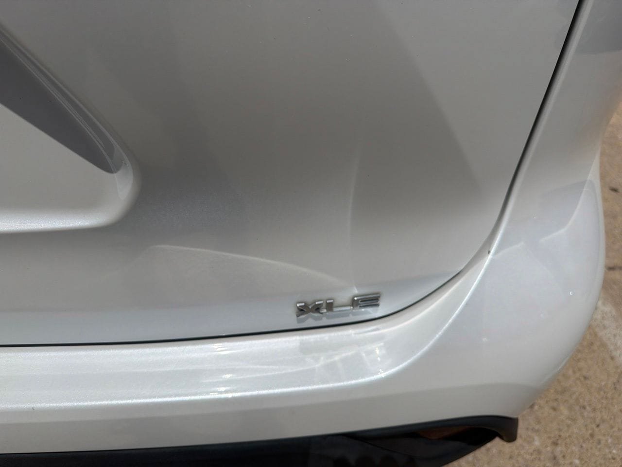Used 2024 Toyota Highlander XLE FWD image 8