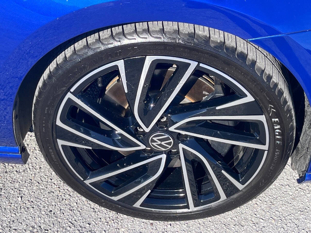 Used 2015 Volkswagen Golf R 4-Door image 21