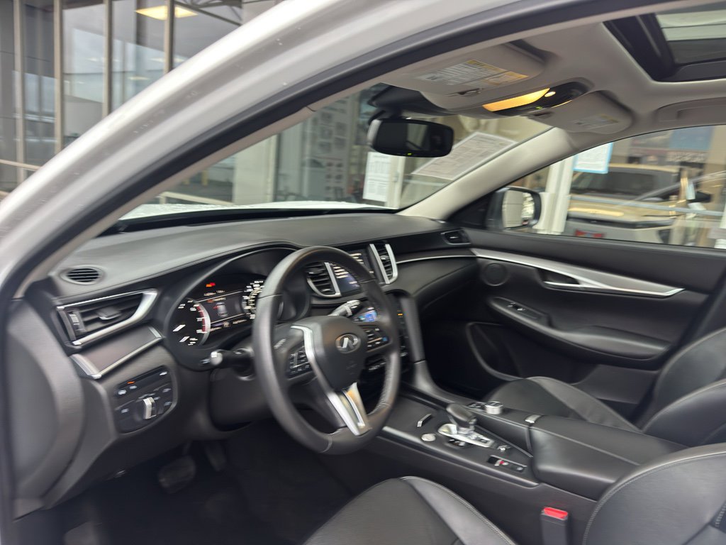 Used 2022 INFINITI QX50 Luxe image 2