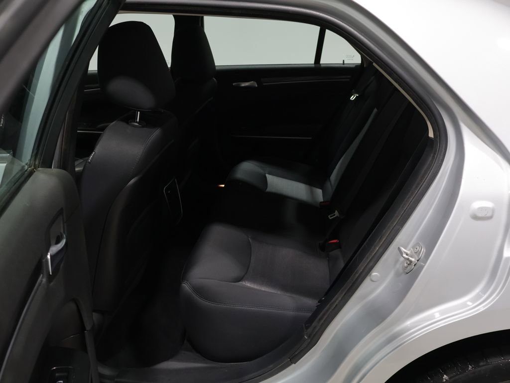 Used 2019 Chrysler 300 Touring image 18