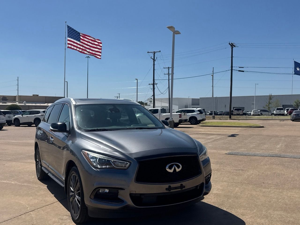 Used 2020 INFINITI QX60 Luxe w/ Edition 30 Essential Package FWD image 3
