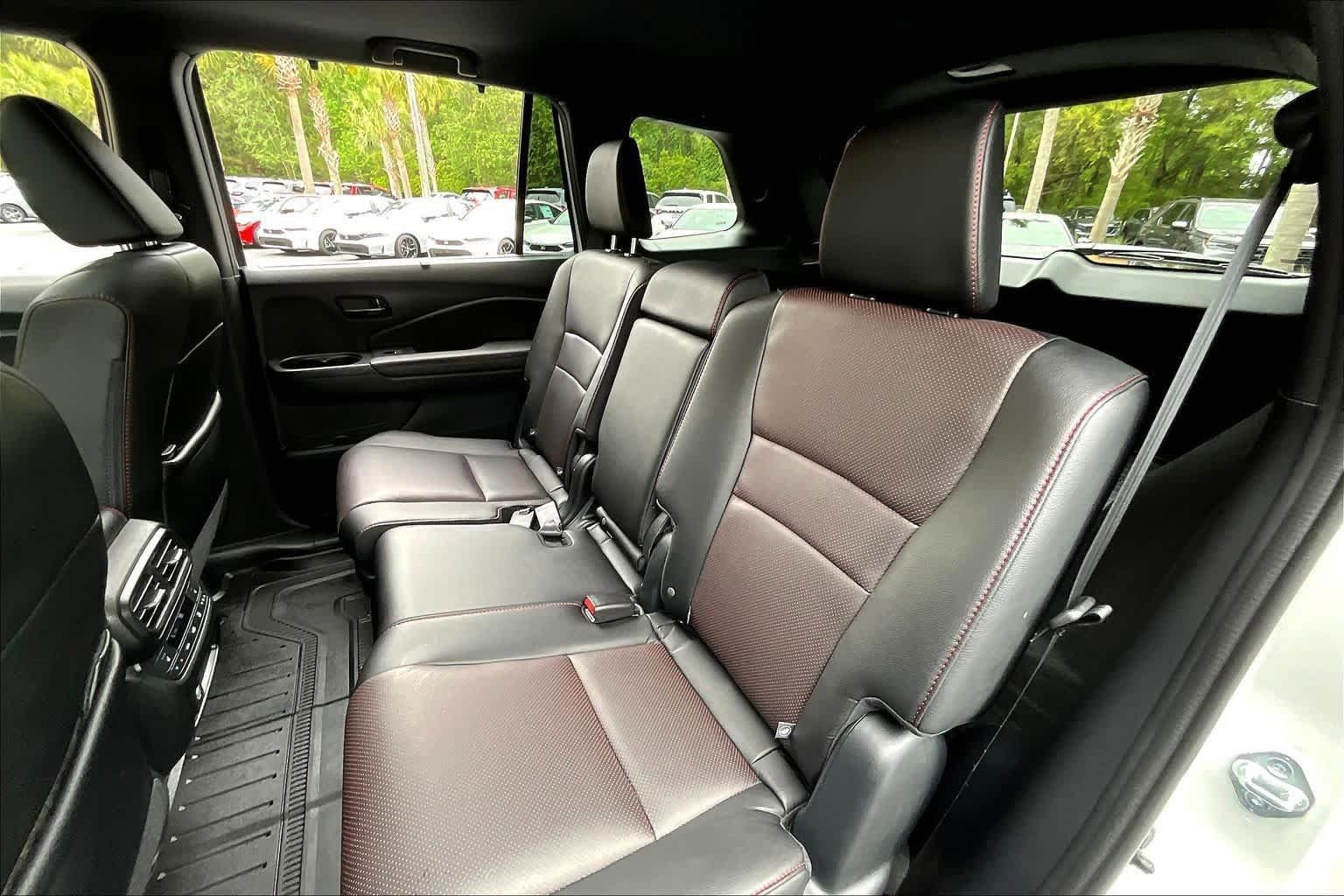 Certified 2025 Honda Passport Black Edition image 20