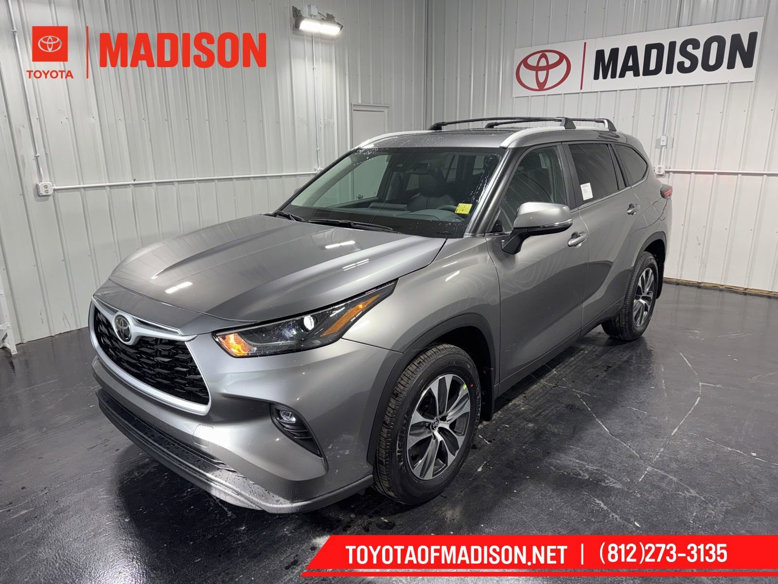 New 2026 Toyota Highlander XLE image 1