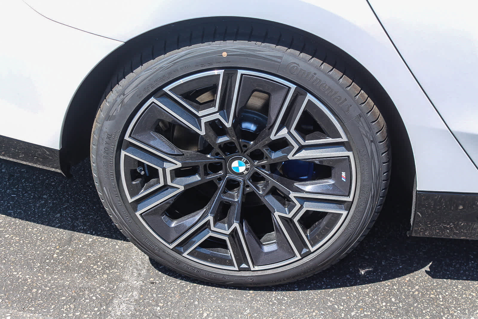 New 2026 BMW i5 eDrive40 w/ M Sport Package RWD image 8