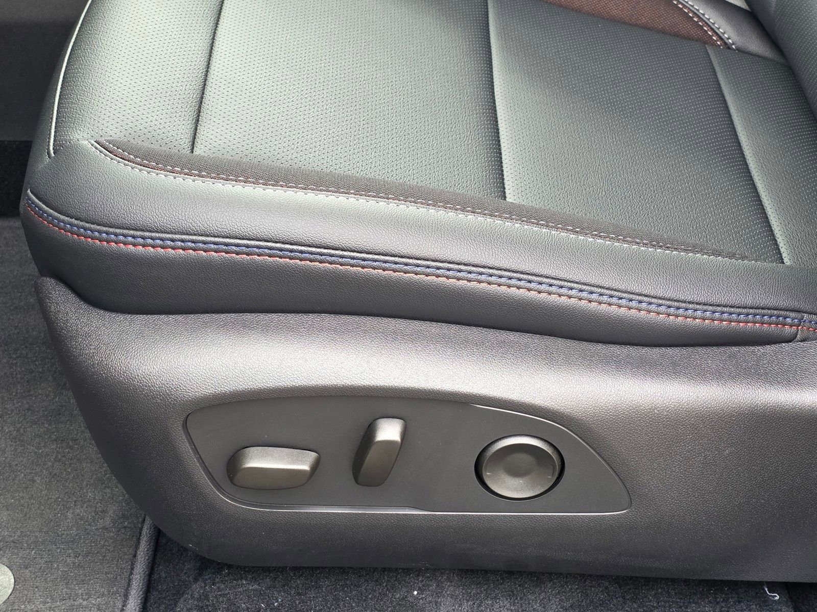 New 2026 Chevrolet Equinox EV RS image 24