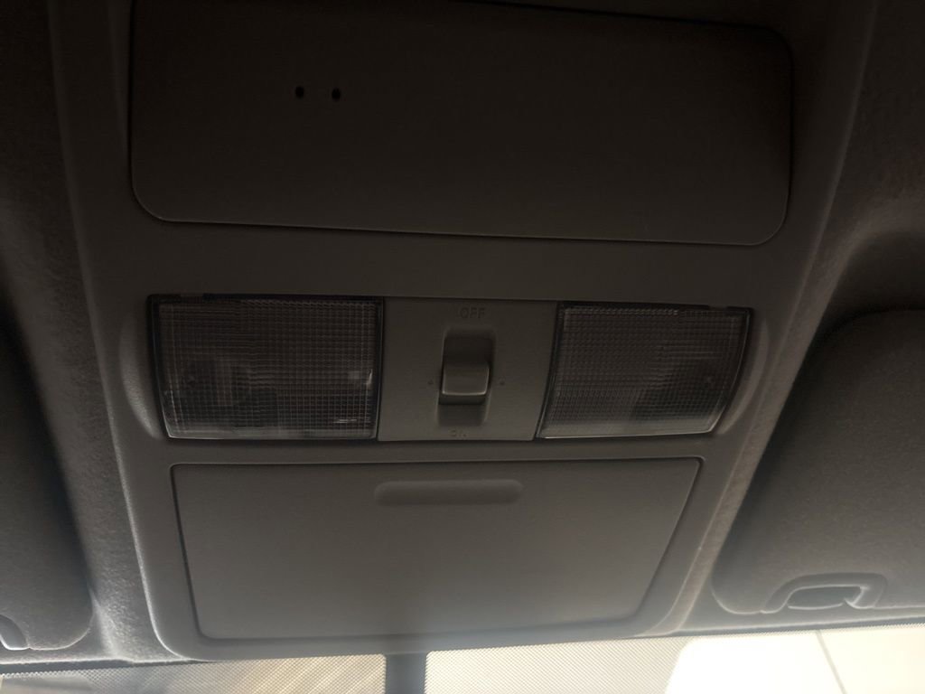 Used 2014 Nissan Frontier SV image 23