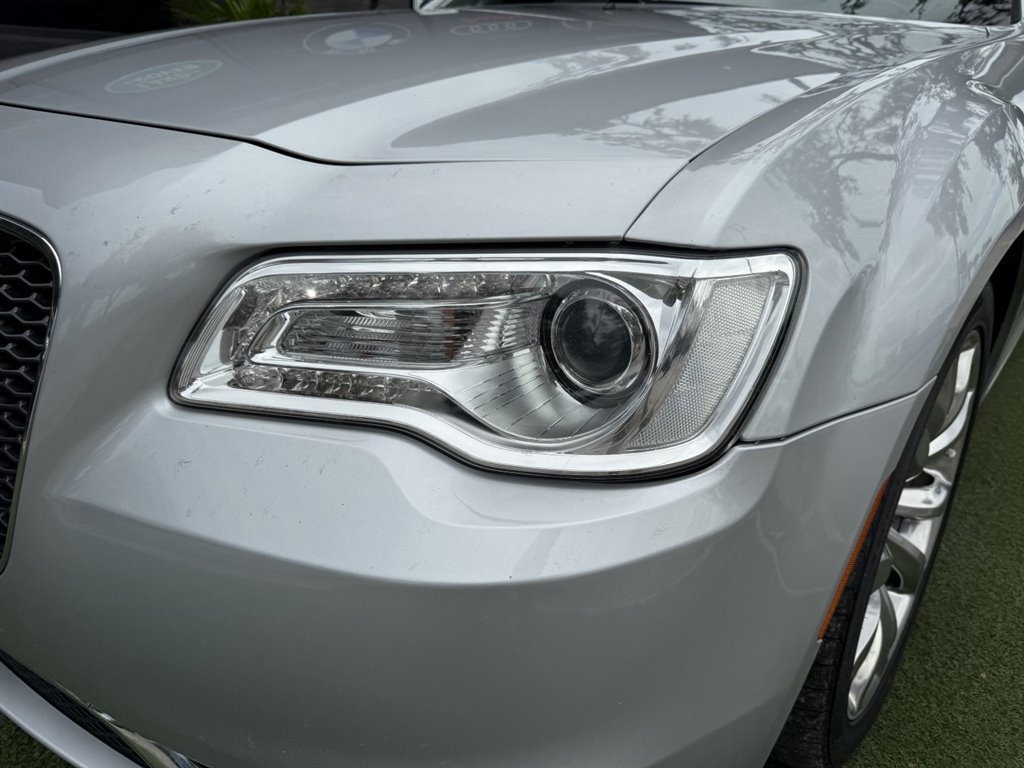 Used 2020 Chrysler 300 Limited image 10