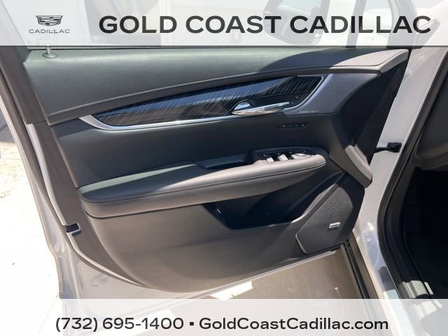 Used 2024 Cadillac XT6 Premium Luxury w/ LPO, Floor Liner Package AWD/4WD image 19