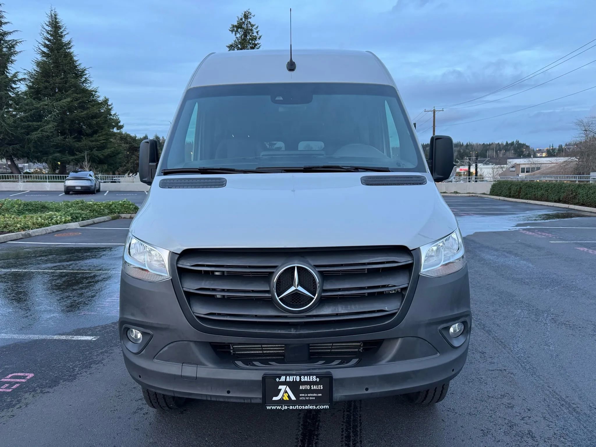Used 2021 Mercedes-Benz Sprinter 3500 image 3