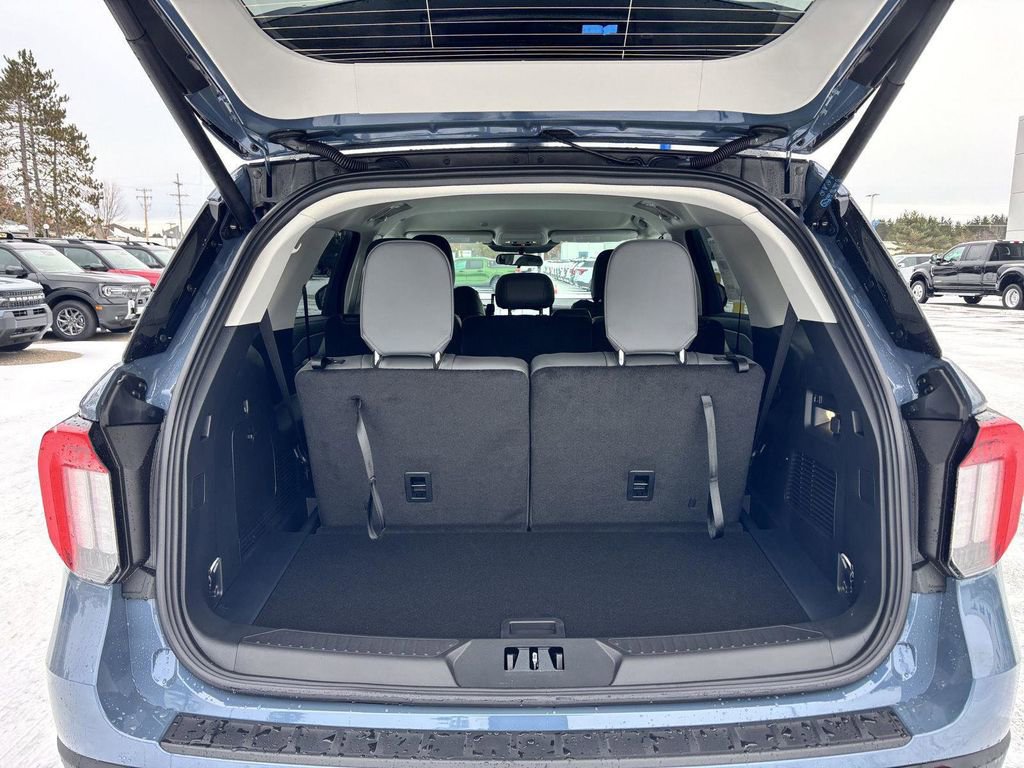 New 2026 Ford Explorer Active w/ Active Comfort Package image 17