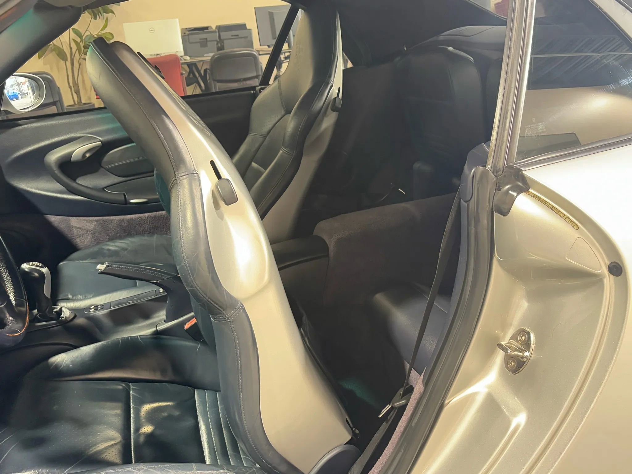 Used 2004 Porsche 911 Carrera image 20