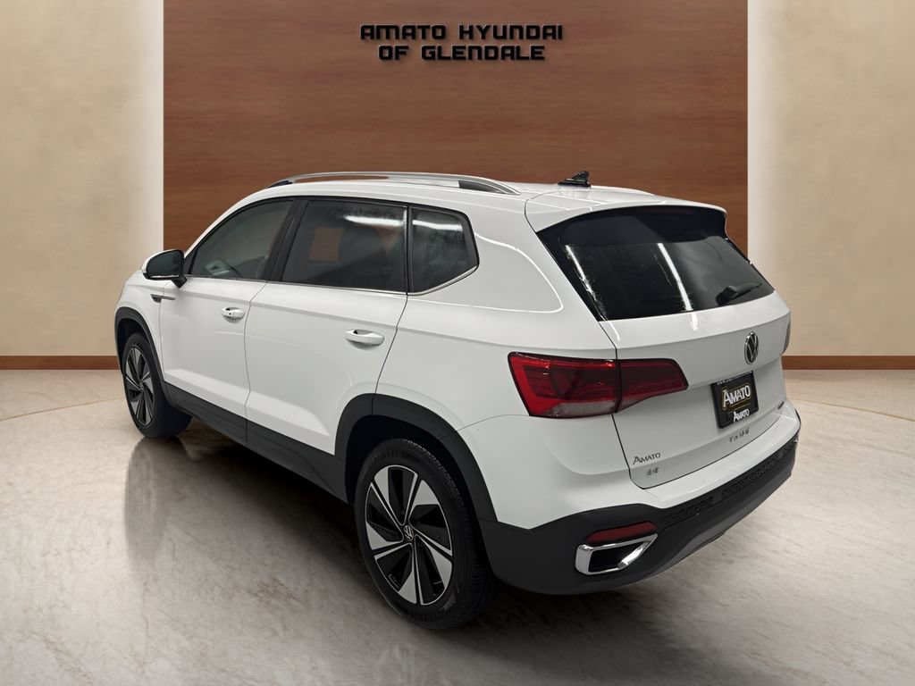 Used 2023 Volkswagen Taos SE AWD/4WD image 4