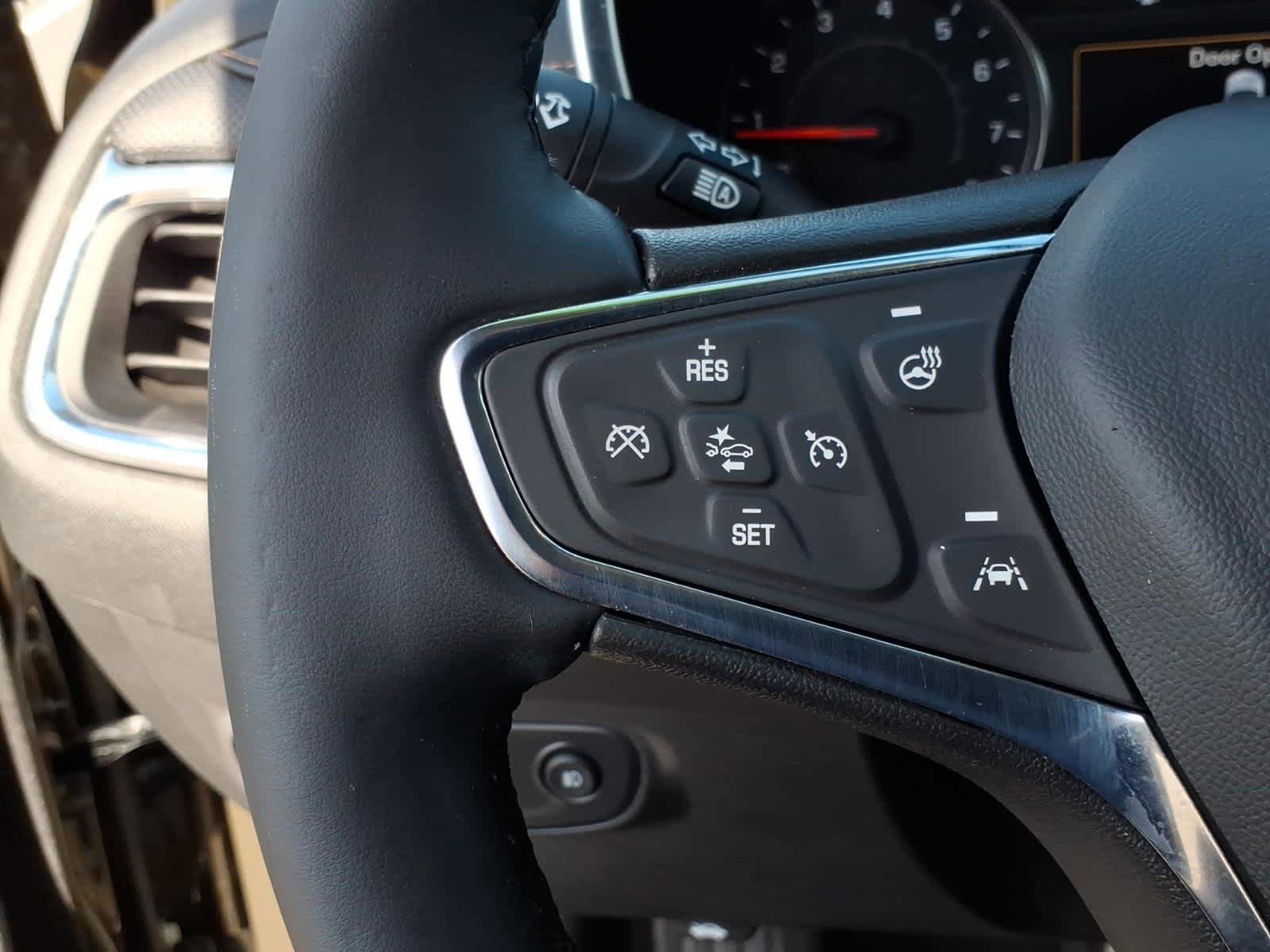Used 2024 Chevrolet Equinox Premier image 40