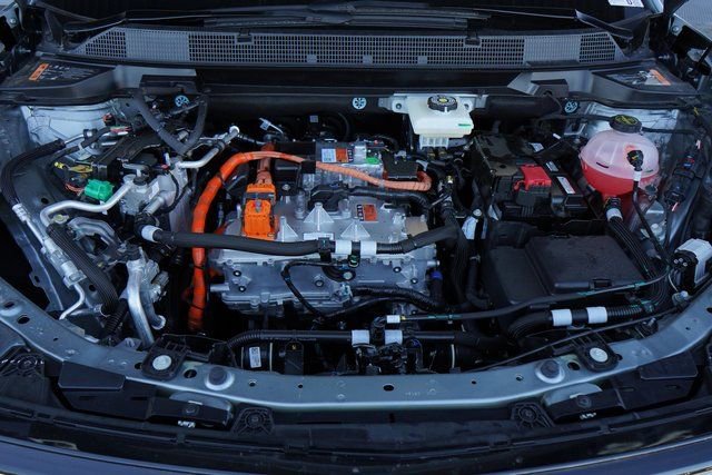 New 2025 Chevrolet Equinox EV LT FWD image 29