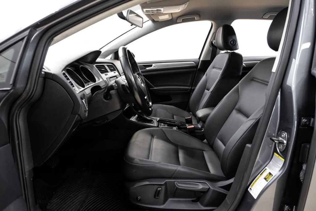 Used 2015 Volkswagen Golf S FWD image 4